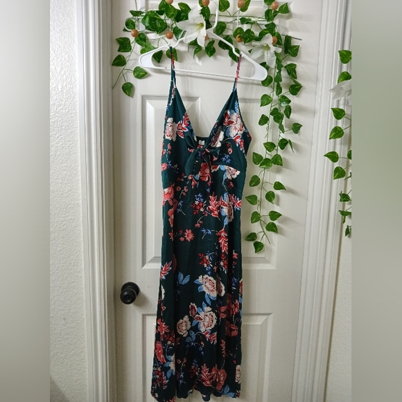👍Satin floral maxi dress NWOT - Picture 2 of 4